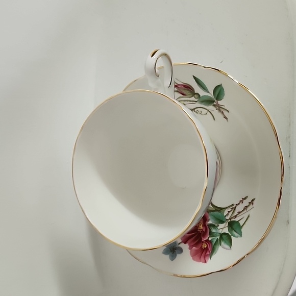 Regency English Wild Flowers Tea Cup & Saucer - Picture 6 of 9
